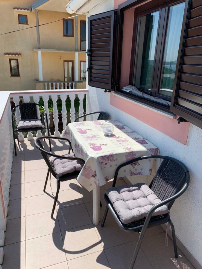 Ema Apartment