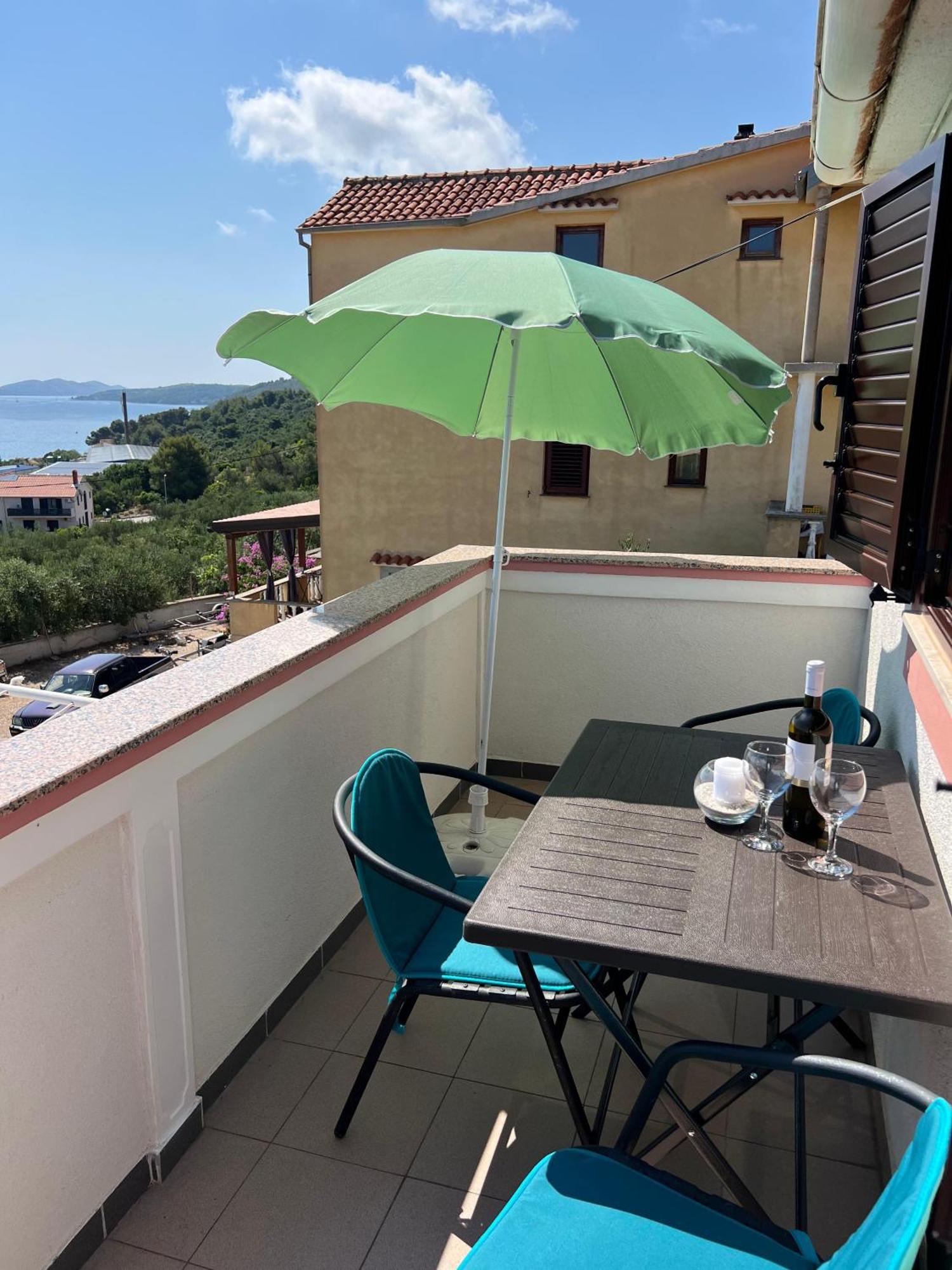 Ema Apartma Sali
