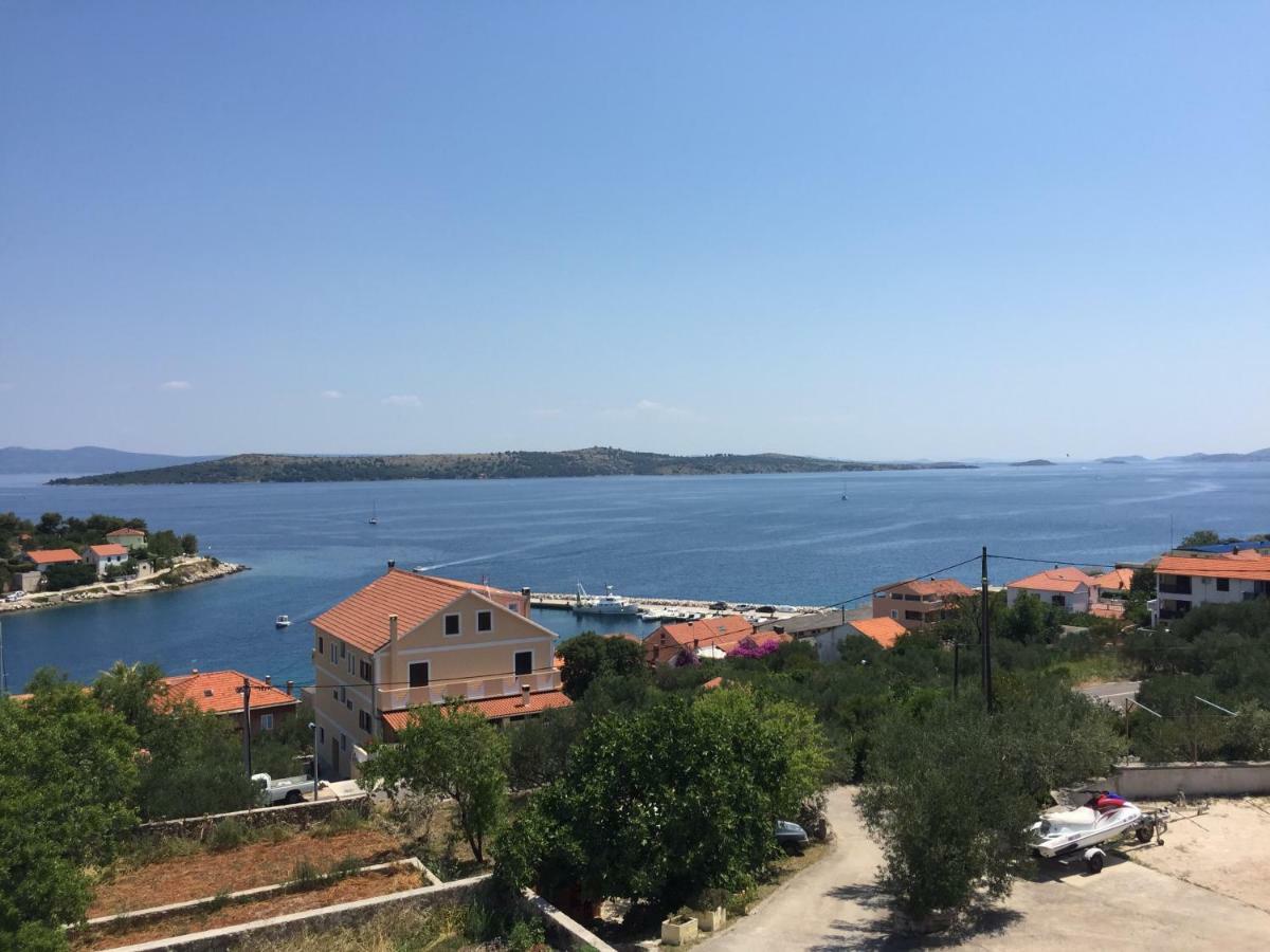 Apartament Ema Sali