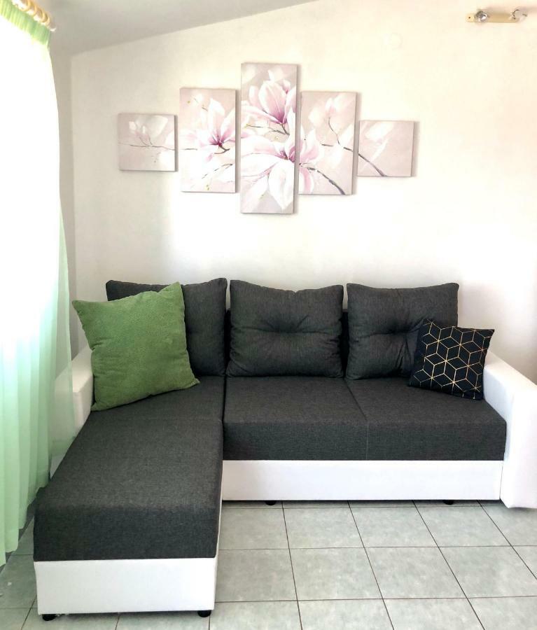 Ema Apartament *