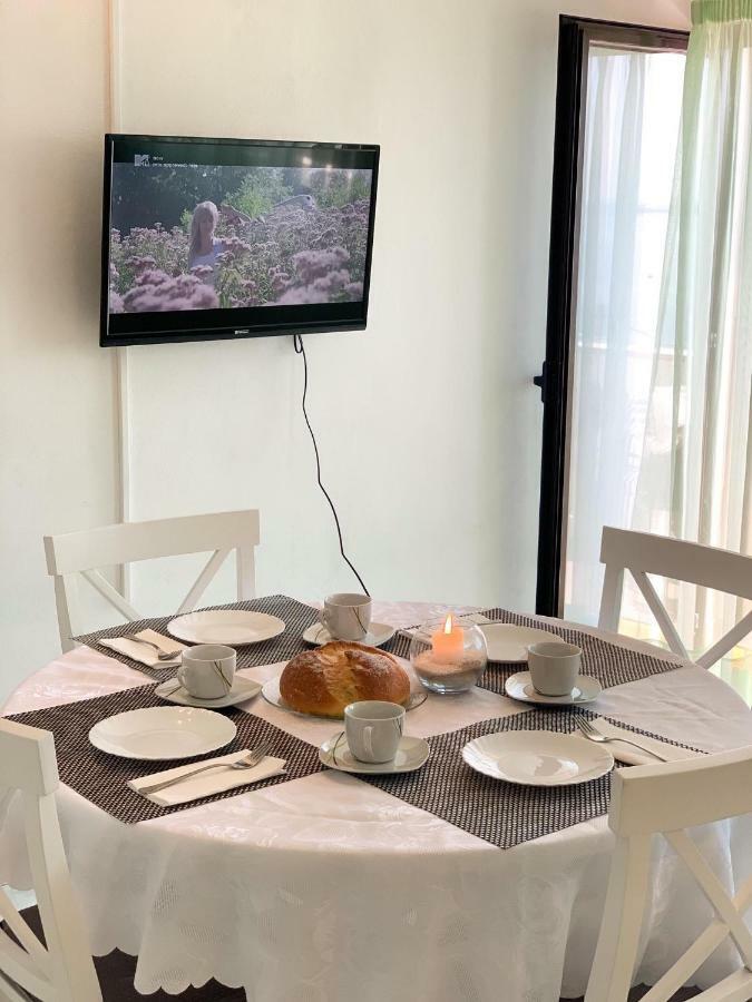 Apartament Ema Sali