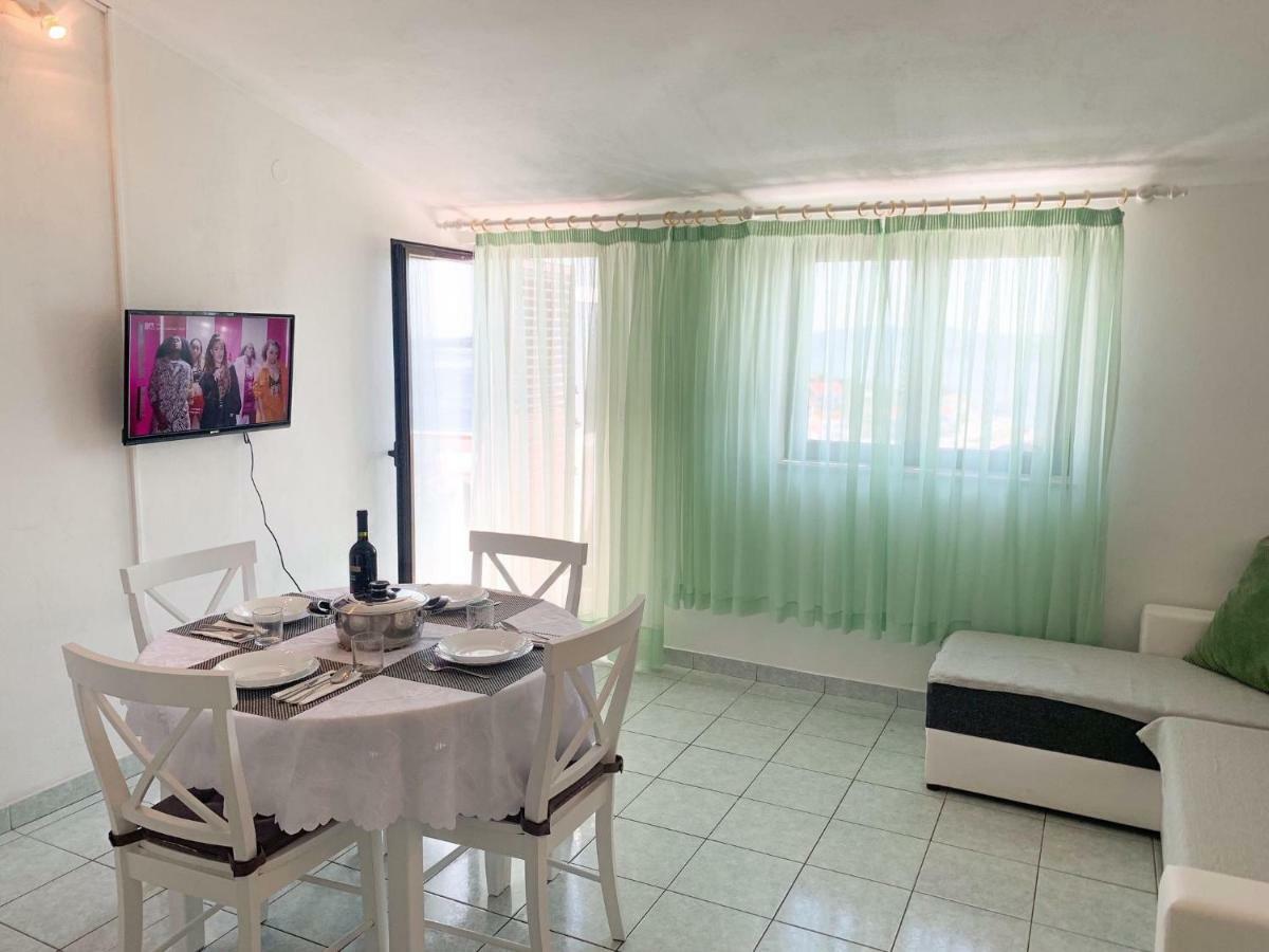 Ema Apartament Sali